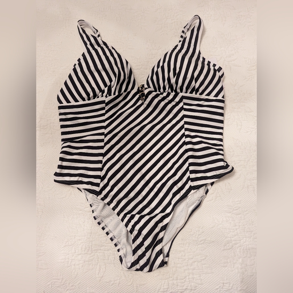 NWT Black and white swimsuit